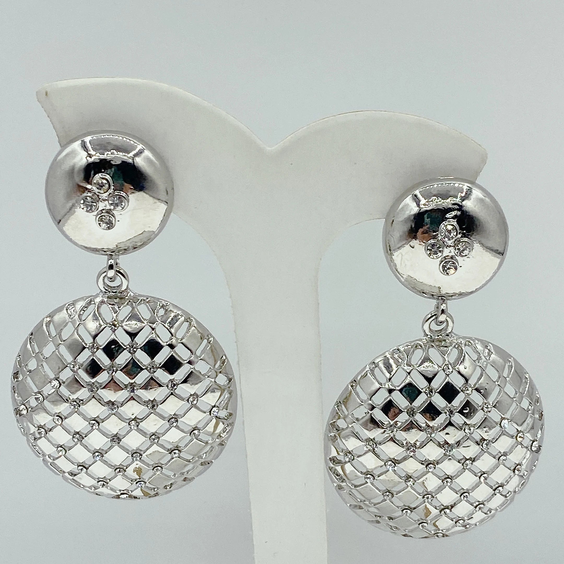 Women Earring Round Cutout