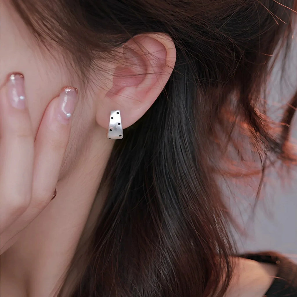 Point U-shaped Earring