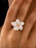 A Women's Ring in the Shape