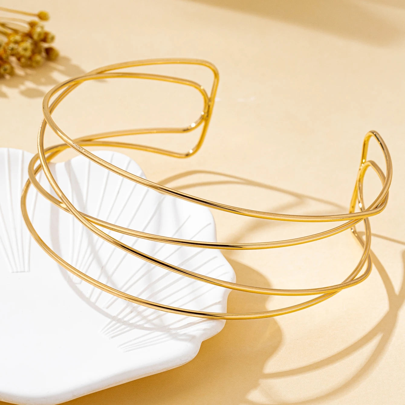 A Women's Necklace with Simple Lines