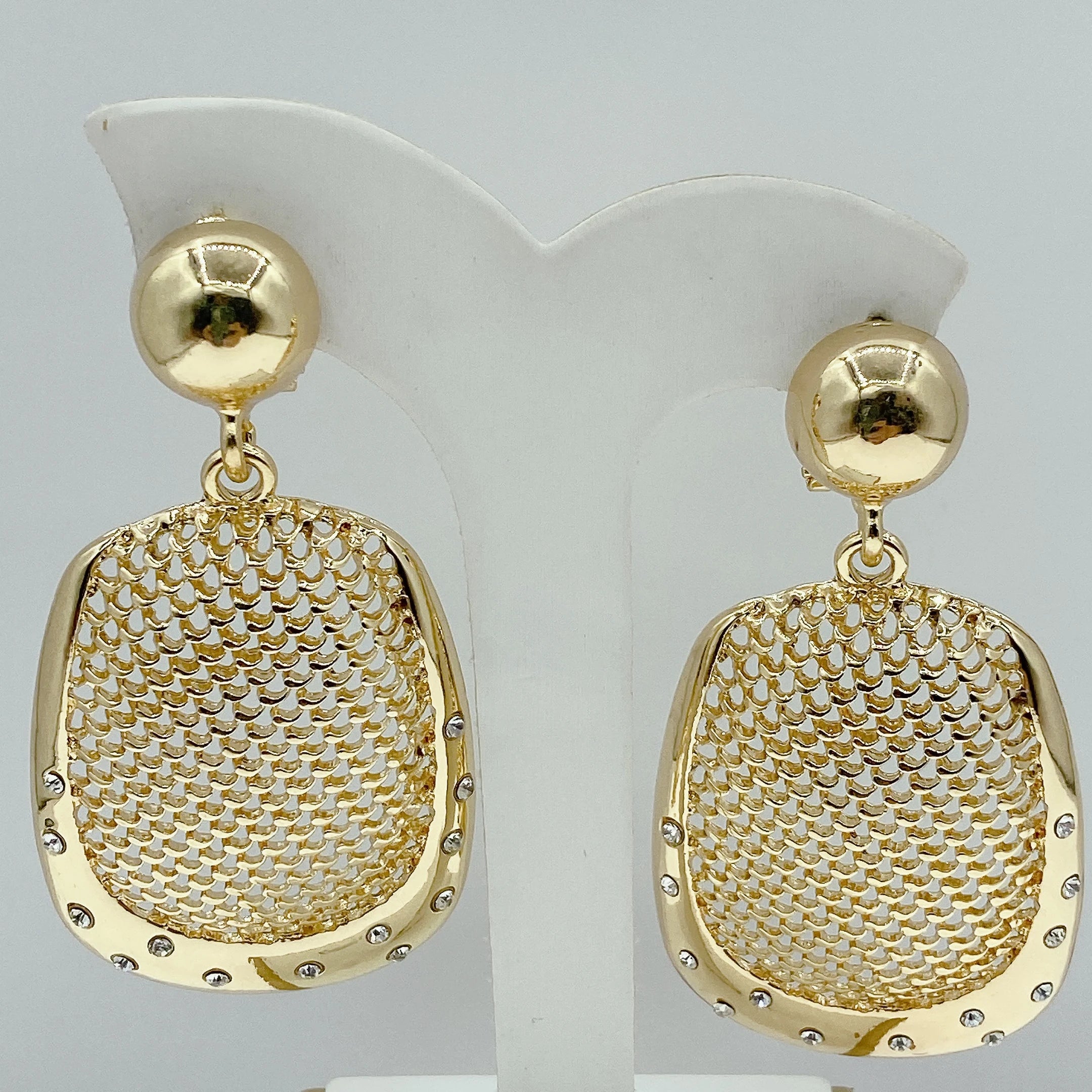 Women Earring Round Cutout