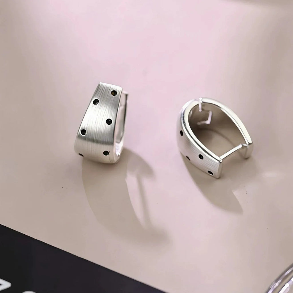 Point U-shaped Earring