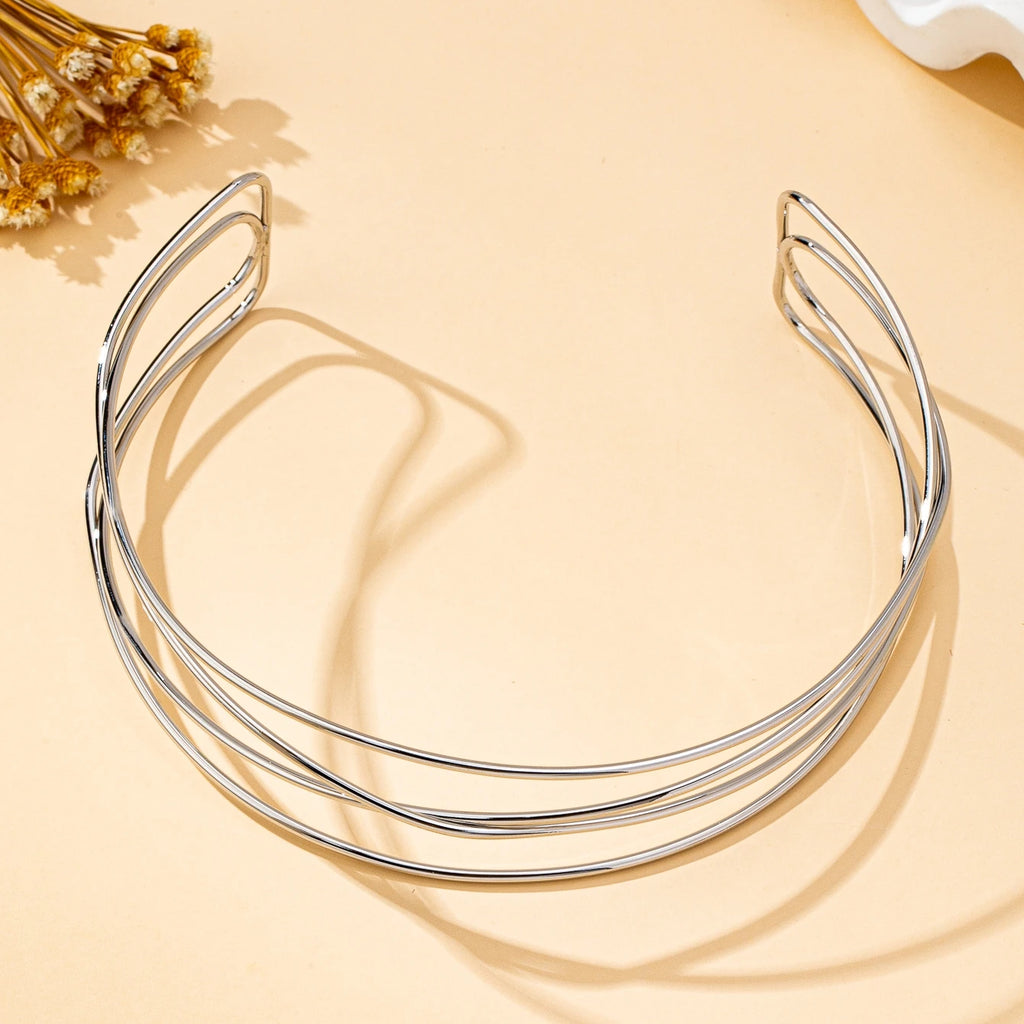 A Women's Necklace with Simple Lines