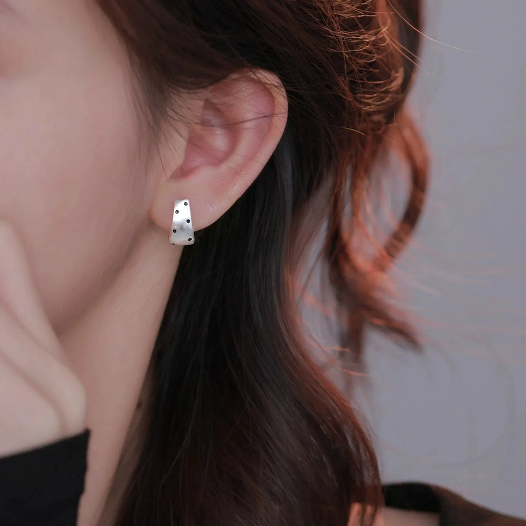 Point U-shaped Earring