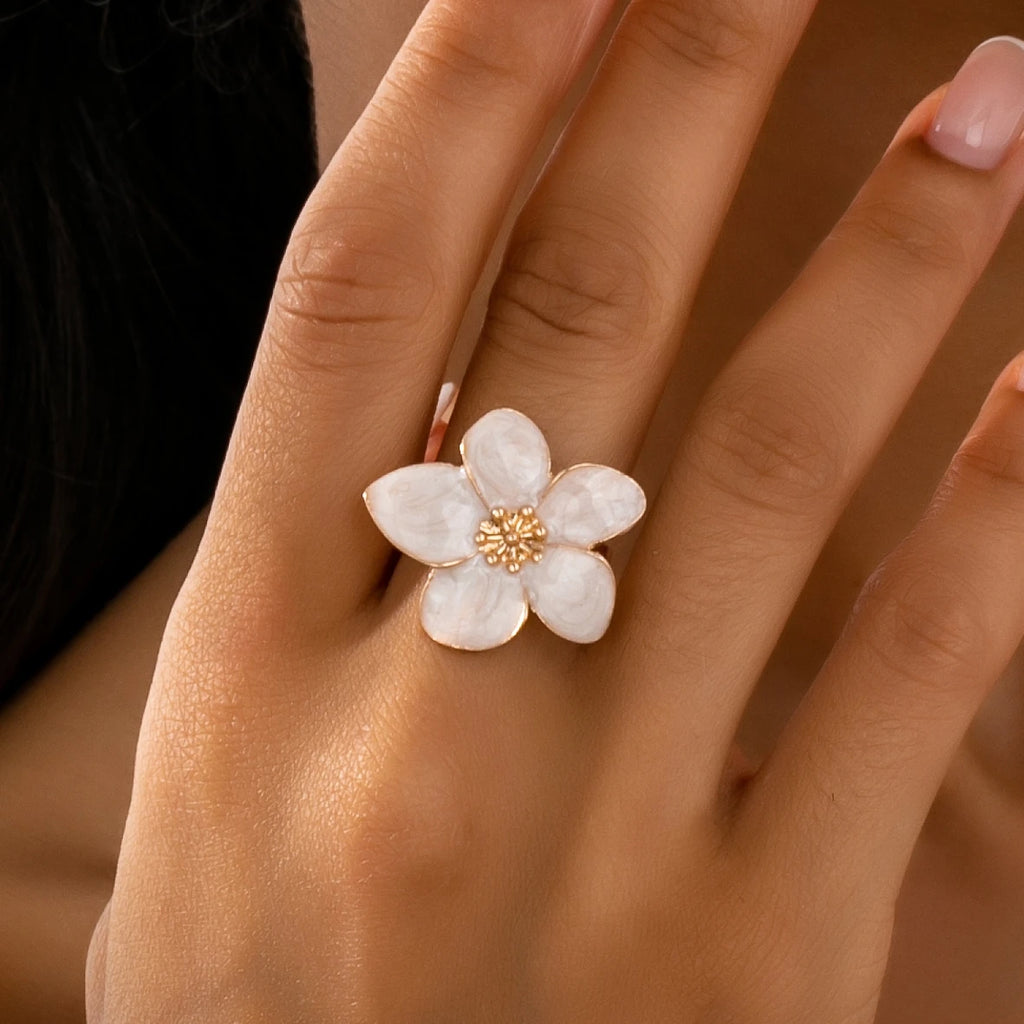 A Women's Ring in the Shape