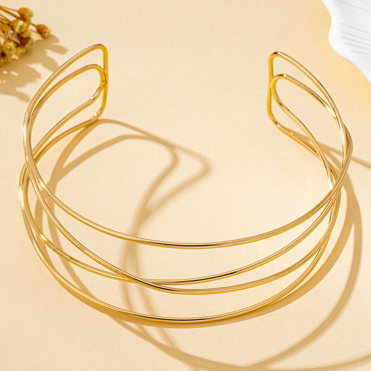 A Women's Necklace with Simple Lines