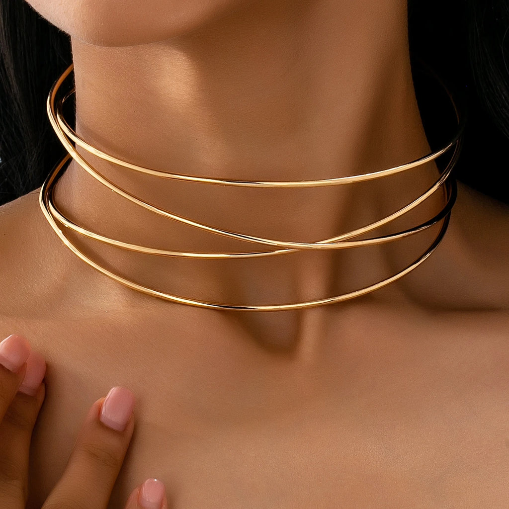 A Women's Necklace with Simple Lines