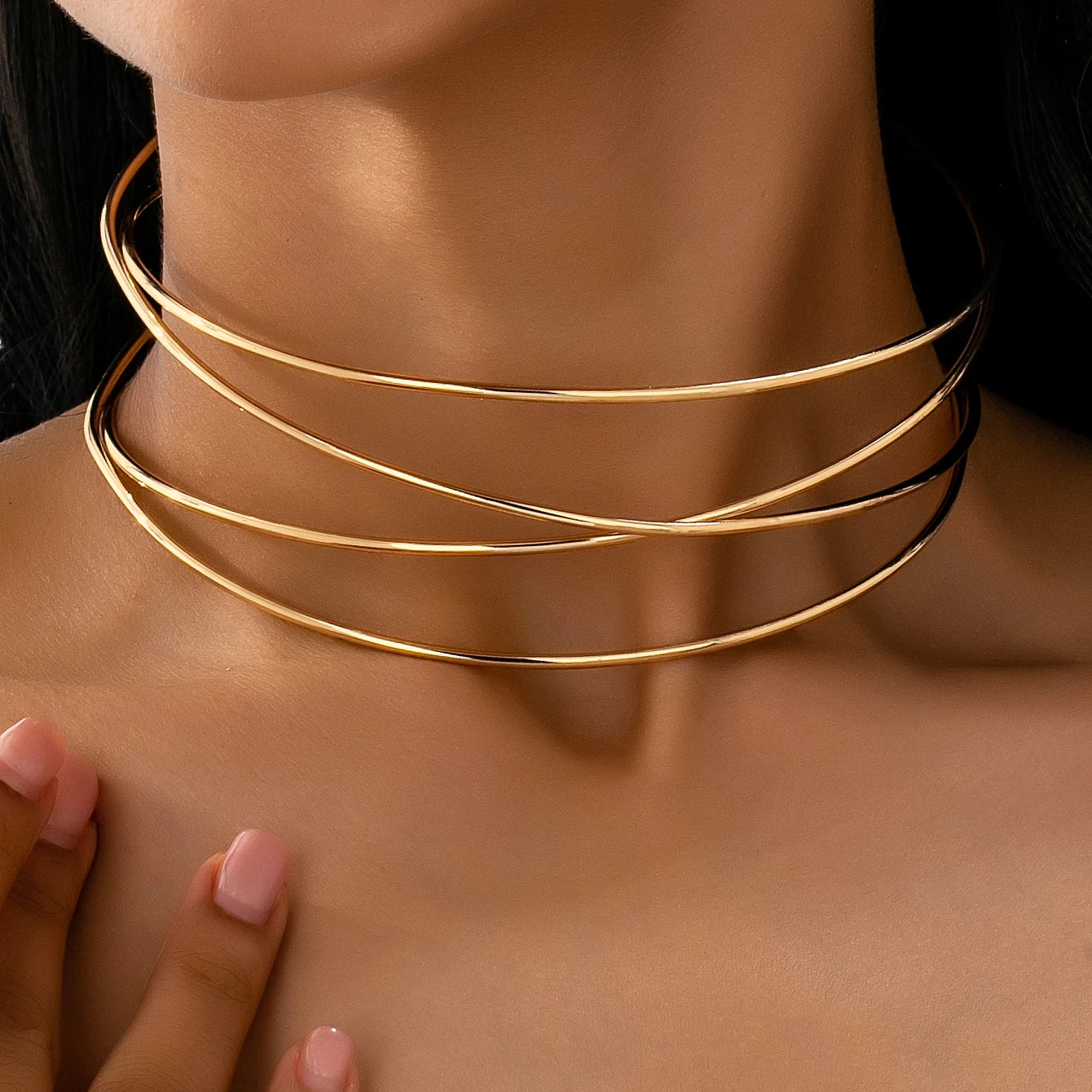 A Women's Necklace with Simple Lines