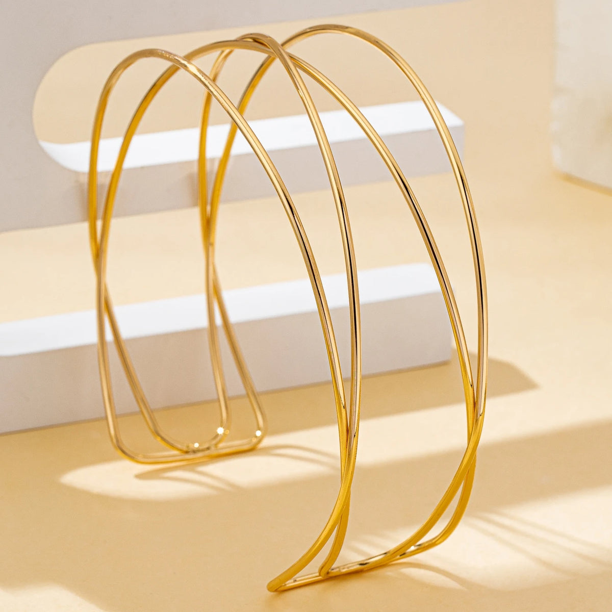 A Women's Necklace with Simple Lines