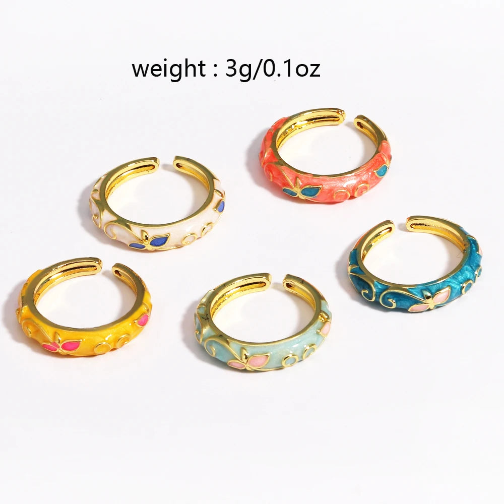 Minimalist Gold-color Geometric Rings
